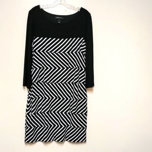 White House Black Market women's Large size dress. 95%polyester. Preowned.